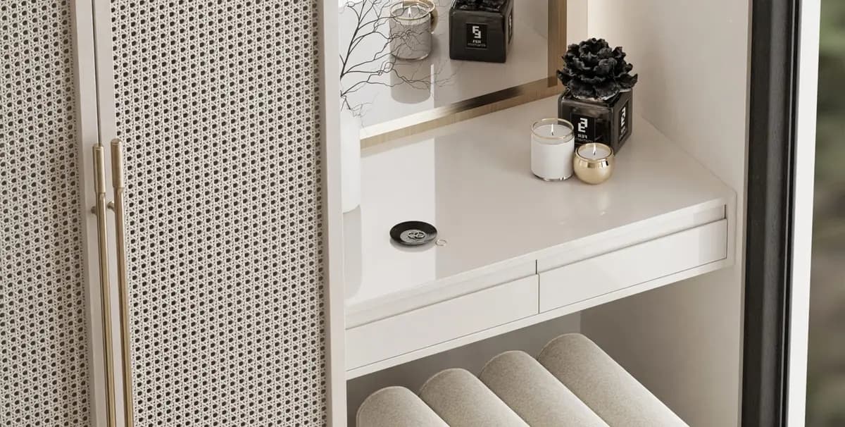 ME // Giyinme Odası