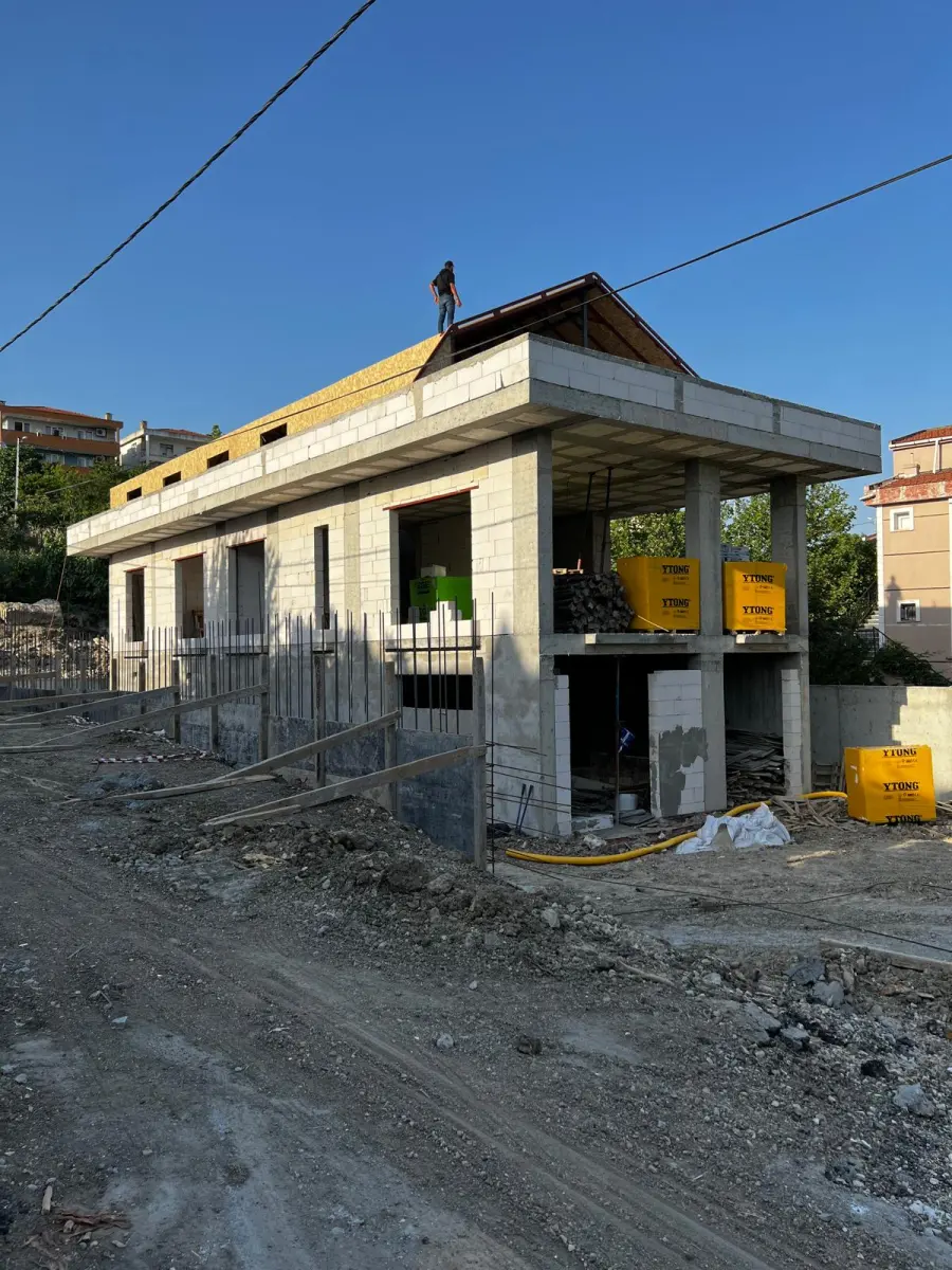 Villanın betonarme ve duvar imalatları
